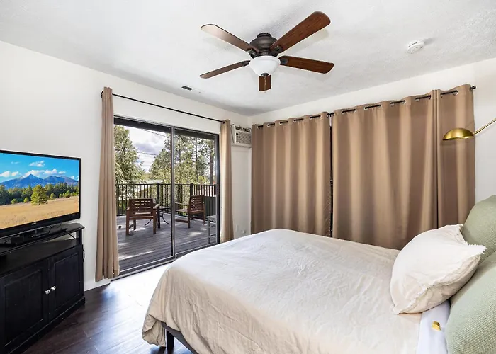 Outdoor Oasis, Hottub, Fenced, Firepit & Pinetrees * Mountainaire