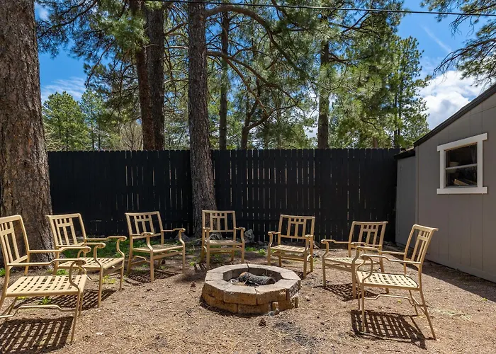 Outdoor Oasis, Hottub, Fenced, Firepit & Pinetrees Mountainaire
