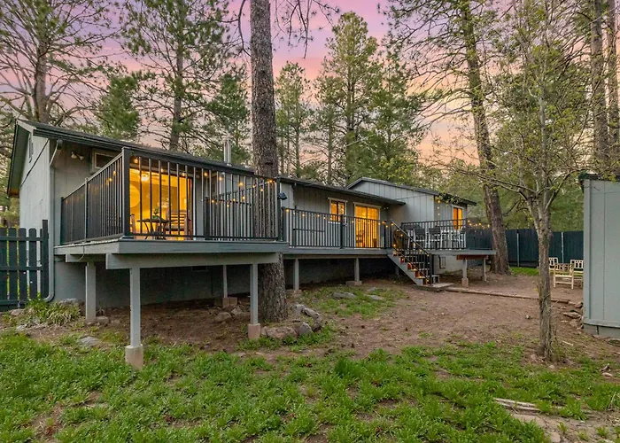 Outdoor Oasis, Hottub, Fenced, Firepit & Pinetrees Mountainaire